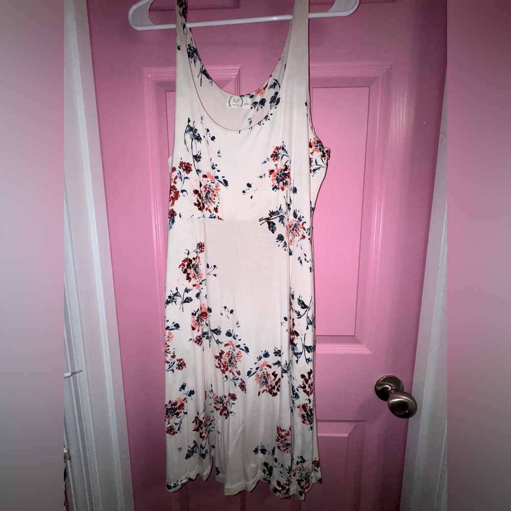 Maurice’s white floral dress